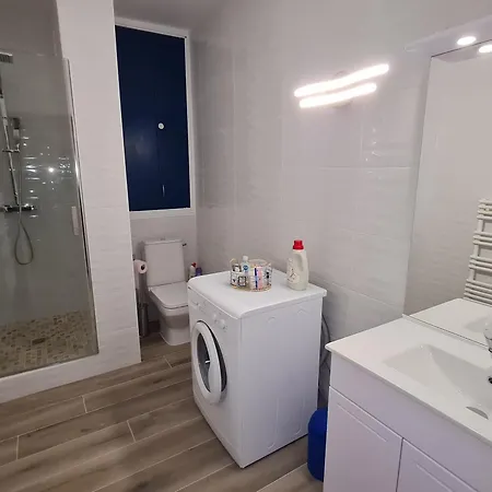 2/3 Pieces En Front De Mer Avec Climatisation, Parking Et Animaux Admis - Fr-1-780-4 Apartment